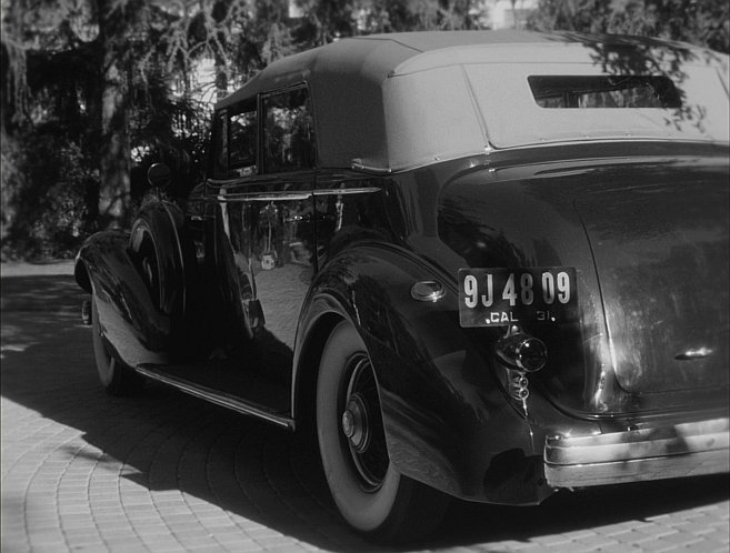 1935_CADILLAC_V-12_FLEETWOOD_CONVERTIBLE_SEDAN